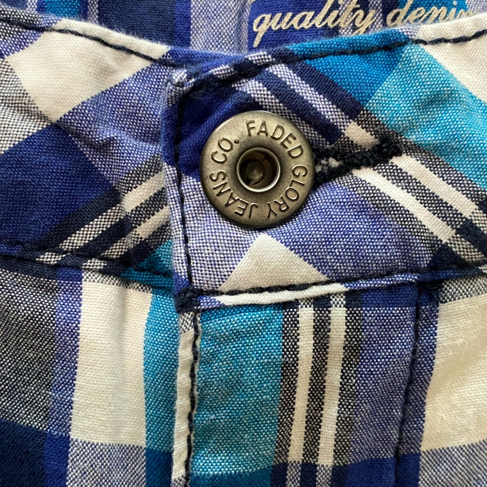Faded glory, NWOT Blue and White Jean Shorts Casual Style washed, but never worn - Picture 3 of 5